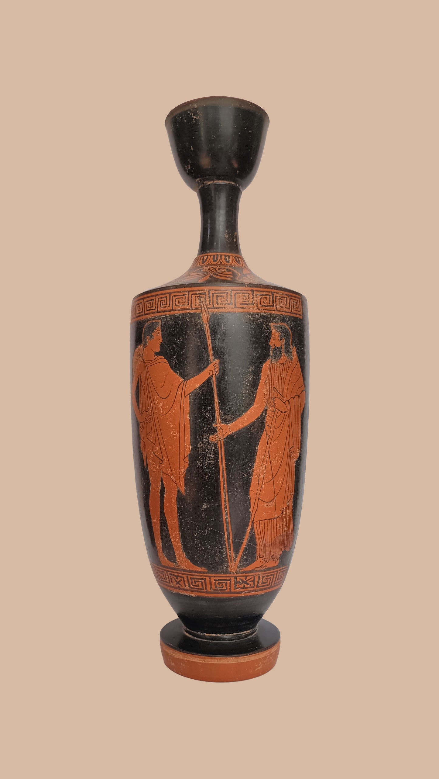 4 - Lekythos con Corpo Rigonfio a figure rosse