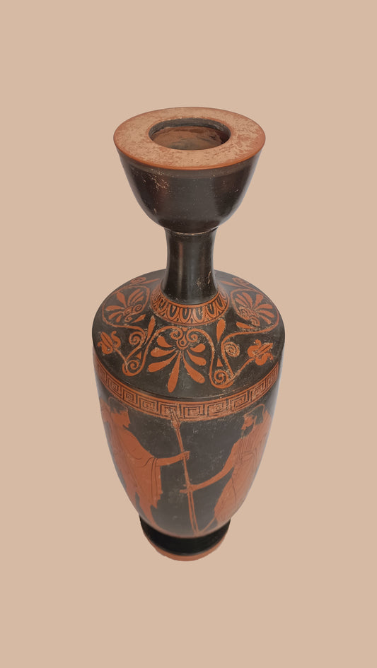 4 - Lekythos con Corpo Rigonfio a figure rosse